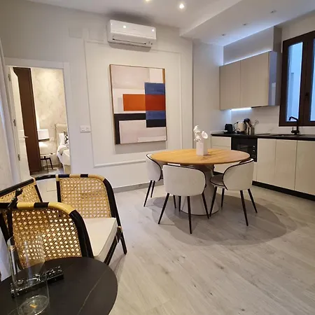 Suspiro 101 Cosmopolitan Loft-3